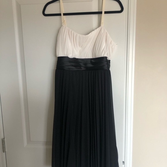 Ricki’s Dress - Picture 5 of 6